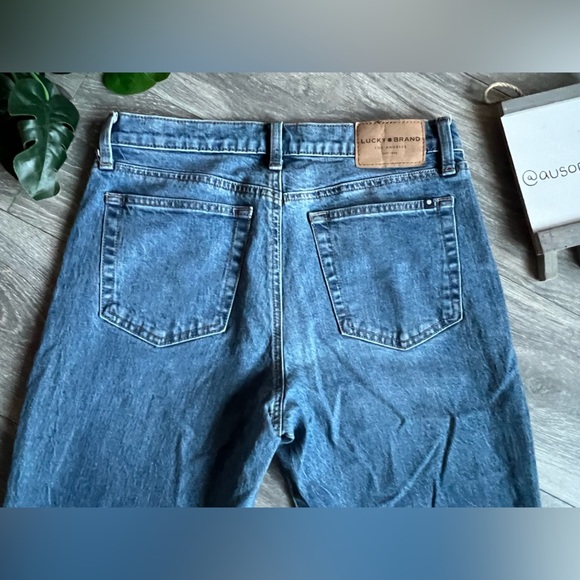 Lucky Brand Mid Rise Straight Cigarette Jeans w Exposed Button Fly. Size 8 - Picture 7 of 10